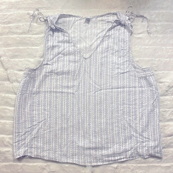 Old Navy sleeveless top size L - Picture 1 of 8